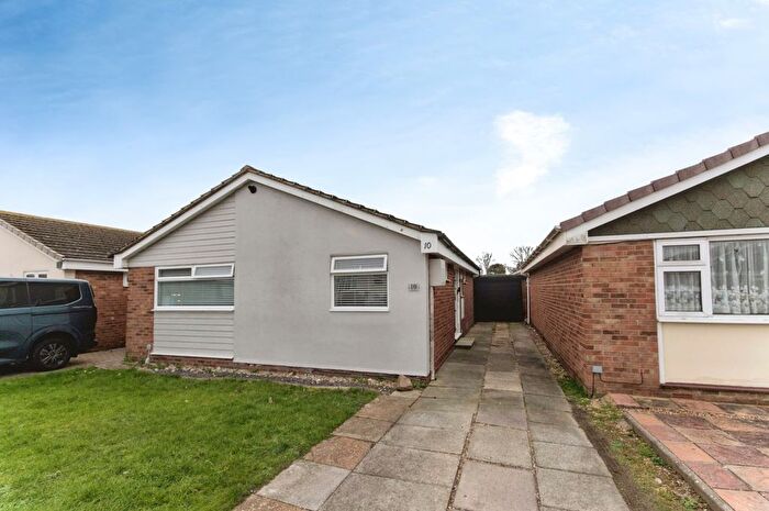 2 Bedroom Bungalow For Sale In Foley Close, Eastbourne, East Sussex, BN23