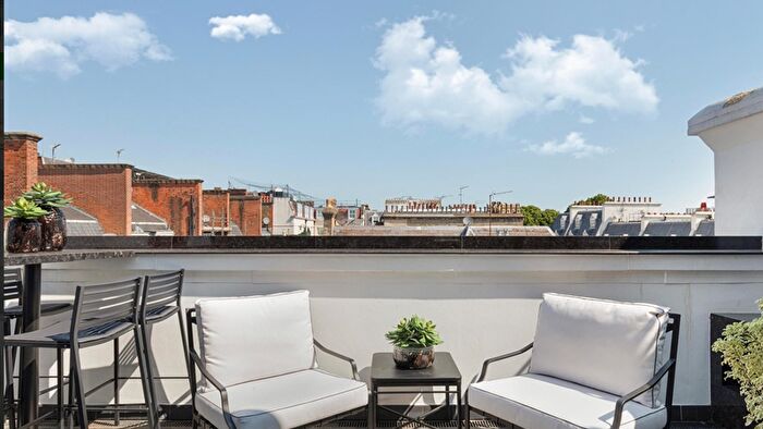 3 Bedroom Flat To Rent In Prince Of Wales Terrace, London, W8