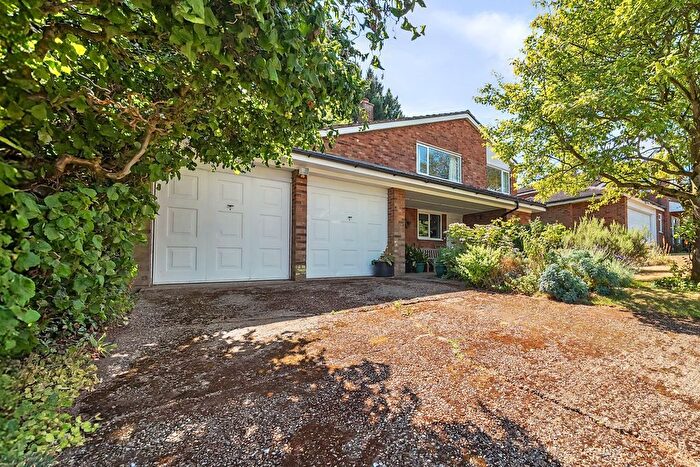 4 Bedroom Detached House For Sale In Park Hill, Toddington, LU5