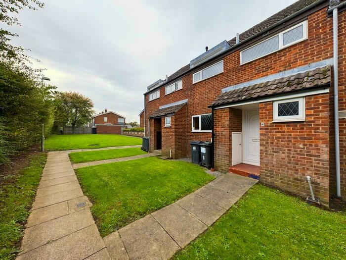 Houses for sale & to rent in DL3 0EX, Scotts Terrace, Harrowgate Hill