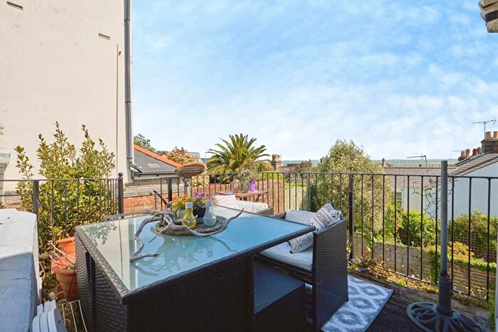 2 Bedroom Terraced House For Sale In Sun Hill, Cowes, Isle Of Wight, PO31