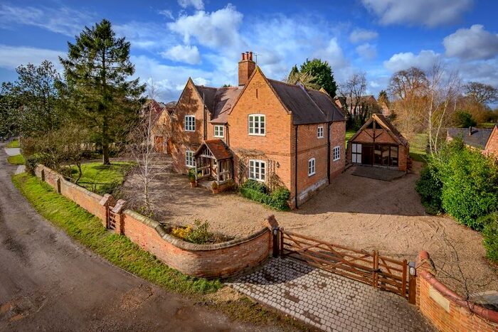 5 Bedroom Farm House For Sale In Warwick Road, Chadwick End, B93