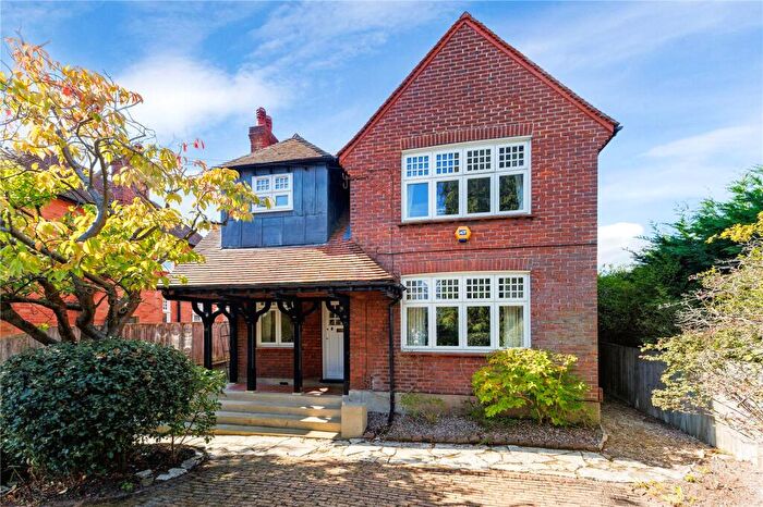 3 Bedroom Detached House For Sale In Stevenson Crescent, Poole, Dorset, BH14