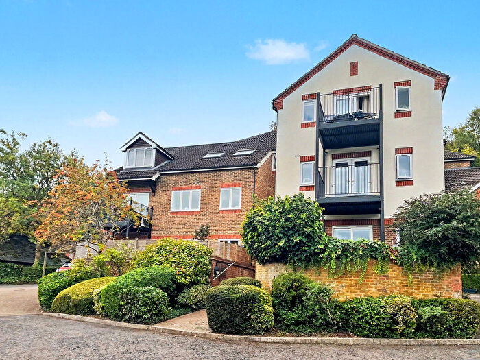 2 Bedroom Flat For Sale In Holly Place - Loudwater - Private Garden - Beds/ Baths, HP11