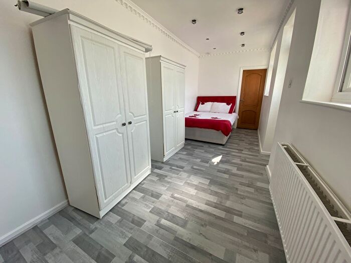 1 Bedroom Semi Detached House To Rent In Fleetwood Road, London, NW10