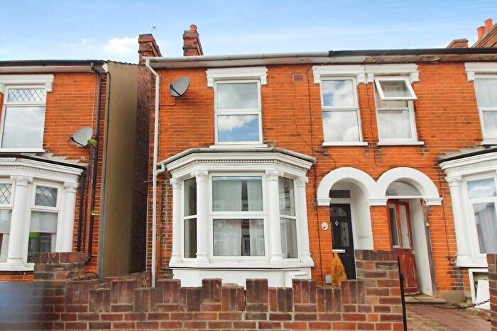 3 Bedroom Semi Detached House For Sale In Faraday Road, Ipswich, IP4