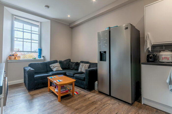 4 Bedroom Flat To Rent In P &#; Nicolson Street, Edinburgh, EH8