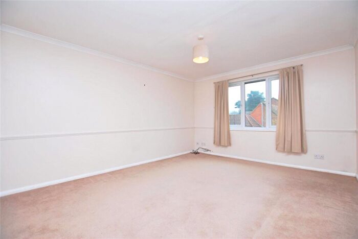1 Bedroom Penthouse To Rent In Dairymans Walk, Guildford, Surrey, GU4