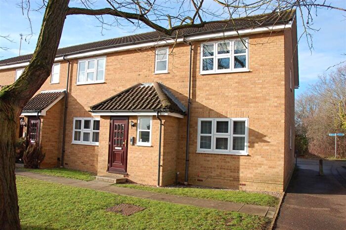 1 Bedroom Flat For Sale In Fulcher Avenue, Chelmer Village, Chelmsford, CM2