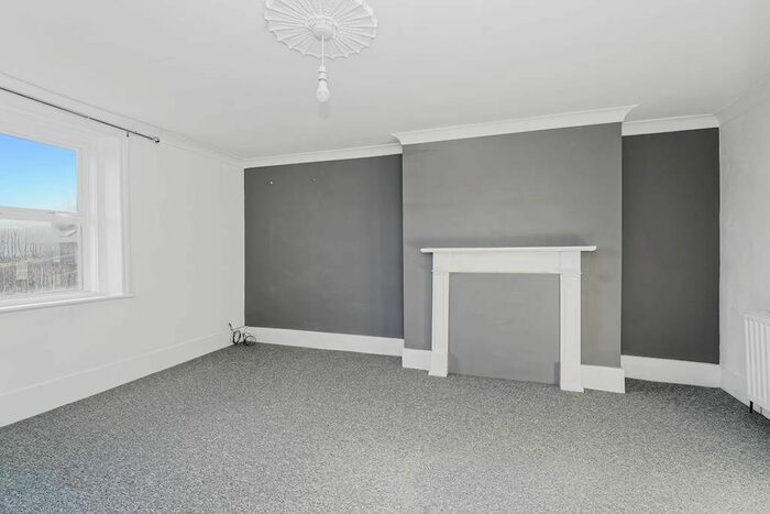 2 Bedroom Flat For Sale In Chandos Square, Sandringham Court, Broadstairs, Kent, CT10