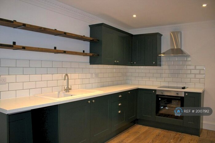 2 Bedroom Flat To Rent In Forest Road West, Nottingham, NG7