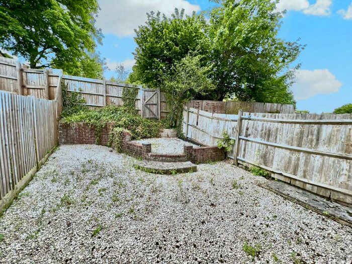 1 Bedroom House To Rent In Honeysuckle Close, Winchester, SO22