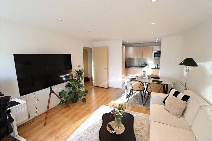 1 Bedroom Flat To Rent In Warneford Court, London, NW9