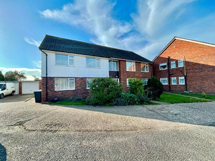 2 Bedroom Flat To Rent In West Street, Sompting, Lancing, BN15