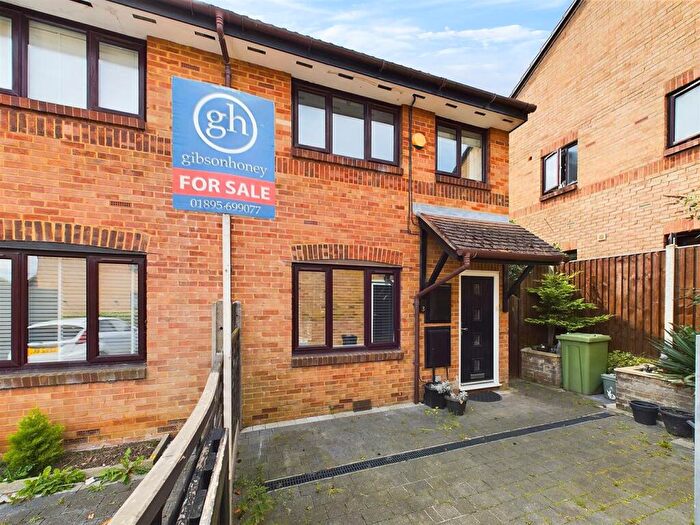 3 Bedroom Semi-Detached House For Sale In Greystoke Drive, Ruislip, HA4