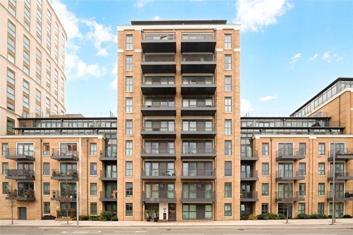 3 Bedroom Flat To Rent In Wheatfield Way, Kingston Upon Thames, KT1