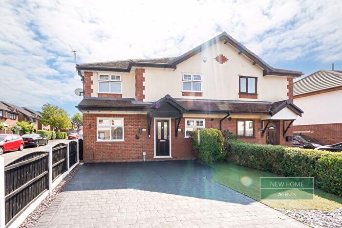 3 Bedroom Semi-Detached House For Sale In Nethercott Court, Tyldesley, Manchester, M29
