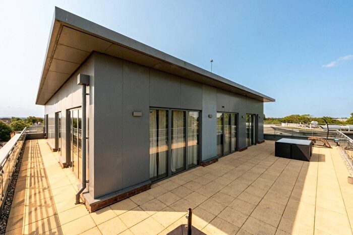 2 Bedroom Flat For Sale In Brewery Wharf, Twickenham, TW1