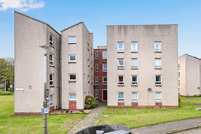 2 Bedroom Flat For Sale In / Kingsknowe Place, Edinburgh, EH14