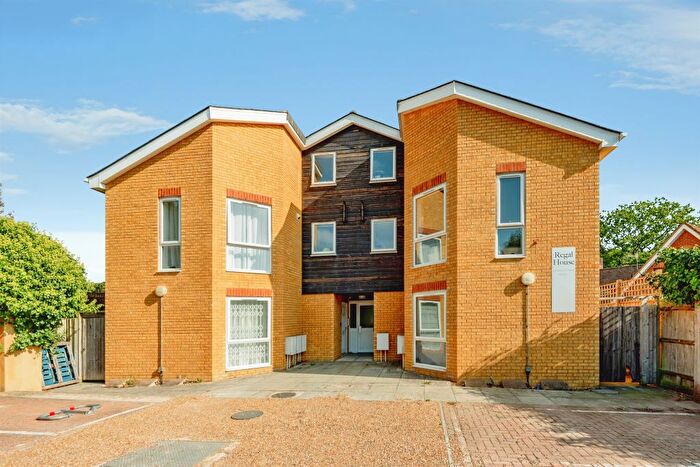 2 Bedroom Flat For Sale In Monson Road, Redhill, RH1