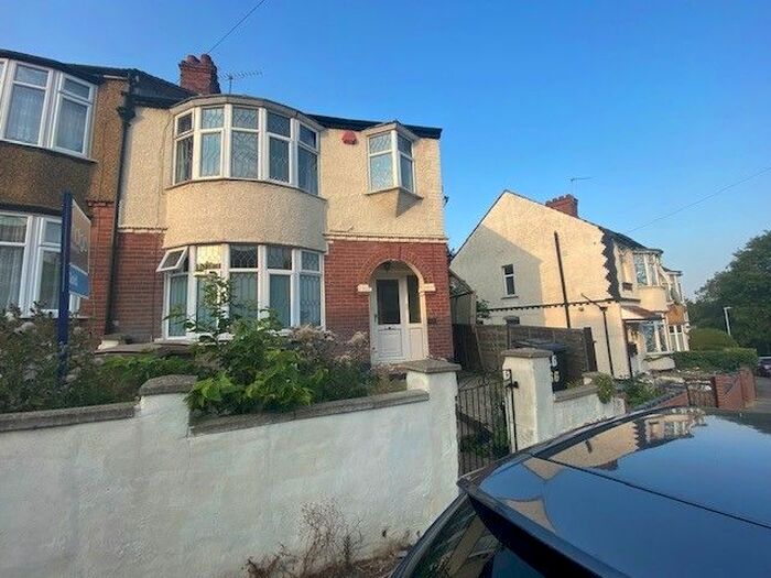 3 Bedroom Property To Rent In Richmond Hill, Luton, LU2