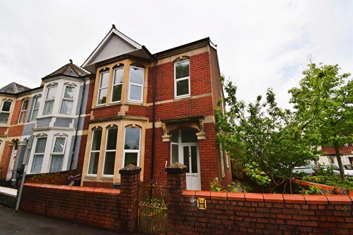 3 Bedroom End Of Terrace House To Rent In Taff Embankment, Cardiff, CF11