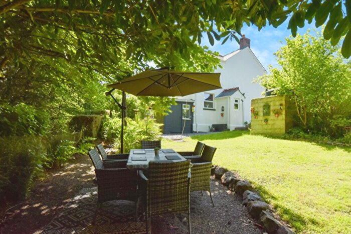 3 Bedroom Detached House For Sale In Garnant, Ammanford, Carmarthenshire, SA18