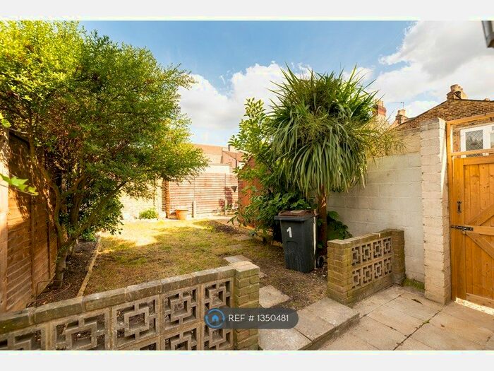 3 Bedroom Terraced House To Rent In Thirsk Road, London, SE25