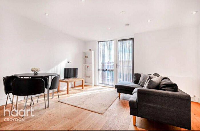 2 Bedroom Apartment To Rent In South End, Croydon, CR0