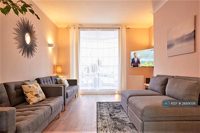 2 Bedroom Maisonette To Rent In Hotwell Road, Bristol, BS8