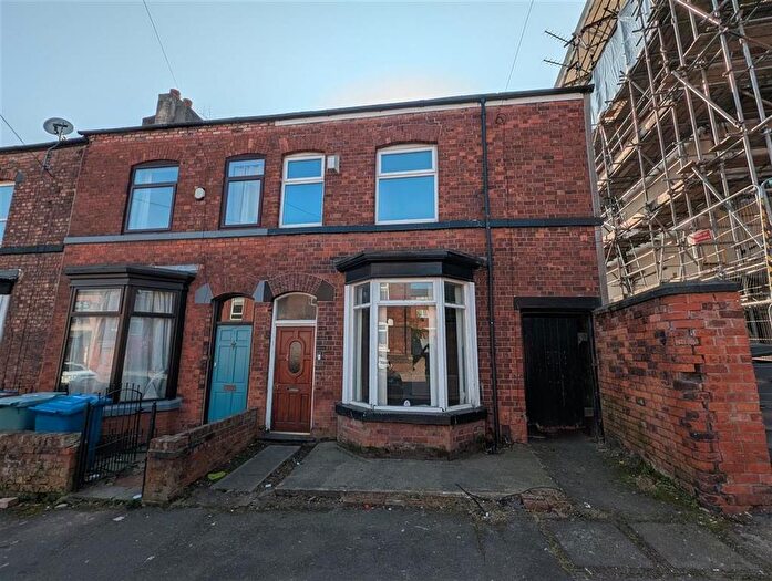 3 Bedroom End Terrace House For Sale In Douglas Road, Wigan, WN1