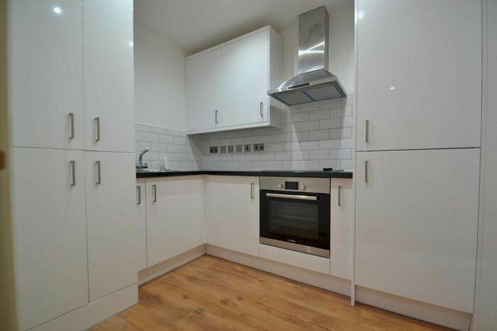 1 Bedroom Studio To Rent In Uxbridge Road, Hayes, UB4