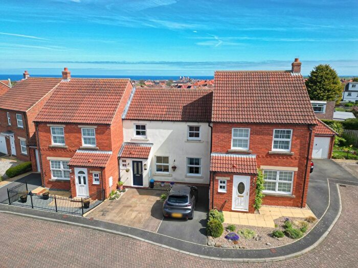 3 Bedroom Terraced House For Sale In Sea View Close, Whitby, YO21