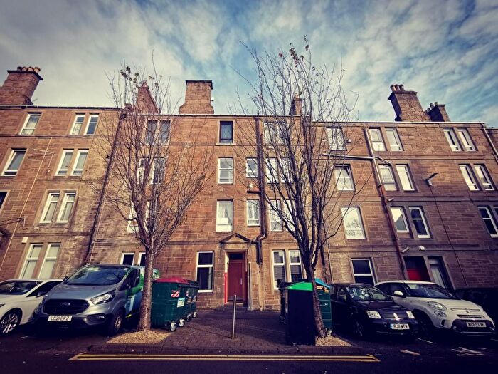 2 Bedroom Flat To Rent In Baldovan Terrace, Dundee, DD4