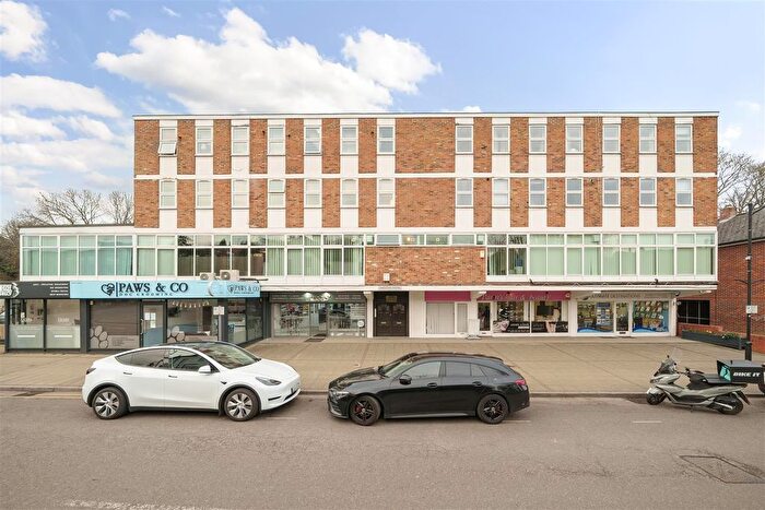 1 Bedroom Flat For Sale In Sheraton House, Lower Road, Chorleywood, WD3