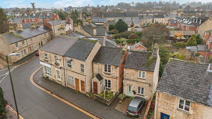 2 Bedroom Detached House For Sale In Victoria Road, Cirencester, Gloucestershire, GL7