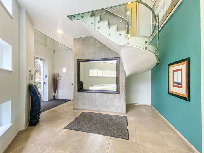 2 Bedroom Flat To Rent In Holloway Road, Highbury, N7