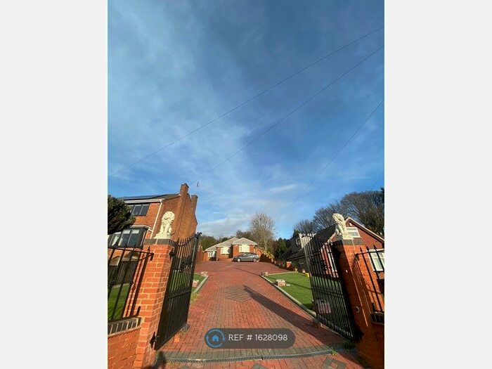 5 Bedroom Detached House To Rent In New Rowley Road, Dudley, DY2