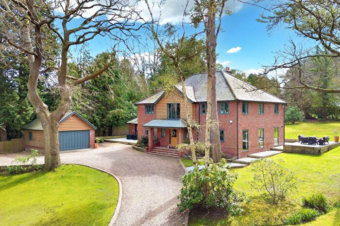 5 Bedroom Country House For Sale In Stoke Common Road, Fulmer, Bucks, SL3