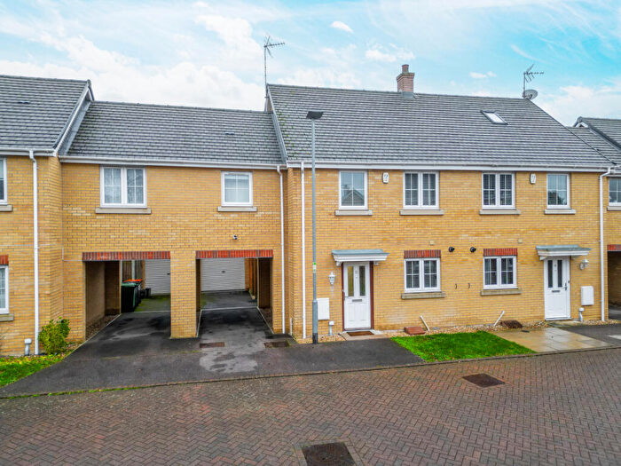 3 Bedroom Terraced House To Rent In Gilpin Court, Hockliffe, LU7