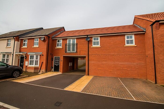 2 Bedroom Flat For Sale In Rushton Way, Teal Farm, Washington, NE38