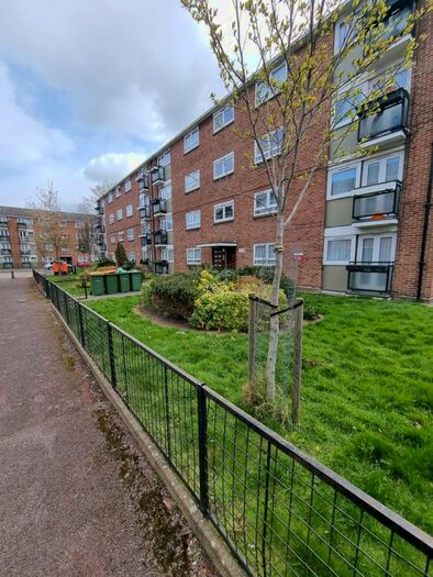 2 Bedroom Flat To Rent In Parr Road, London, E6
