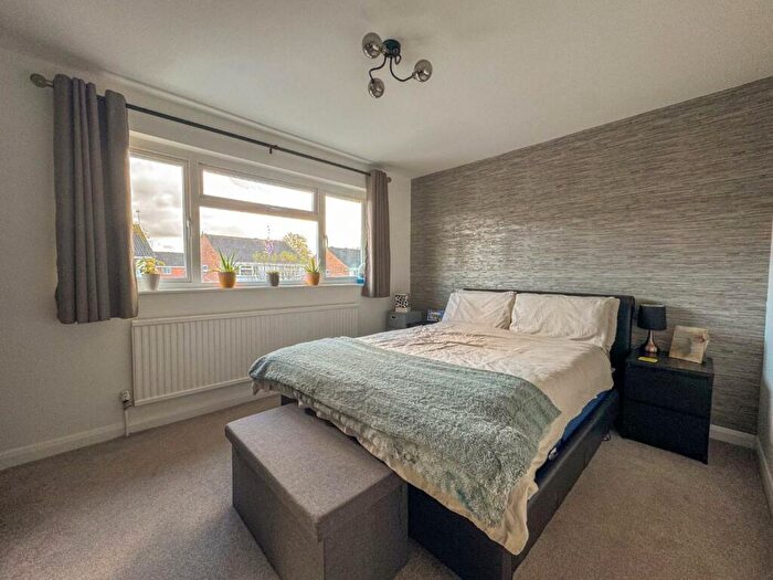 2 Bedroom Semi-Detached House For Sale In Regency Close, Weddington, CV10