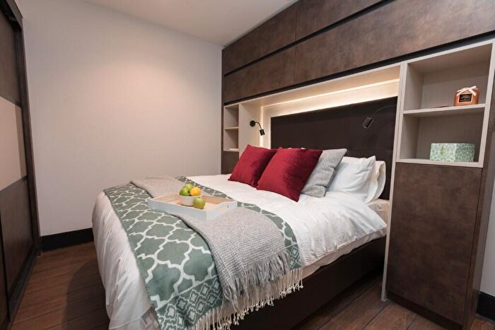 1 Bedroom Apartment To Rent In Portland Street, Manchester, Greater Manchester, M1