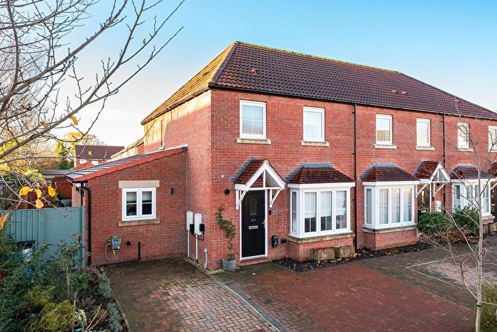 3 Bedroom End Terrace House For Sale In Redfearn Mews, Harrogate, HG2