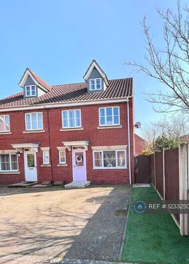 4 Bedroom Semi-Detached House To Rent In Woodruff Road, Thetford, IP24