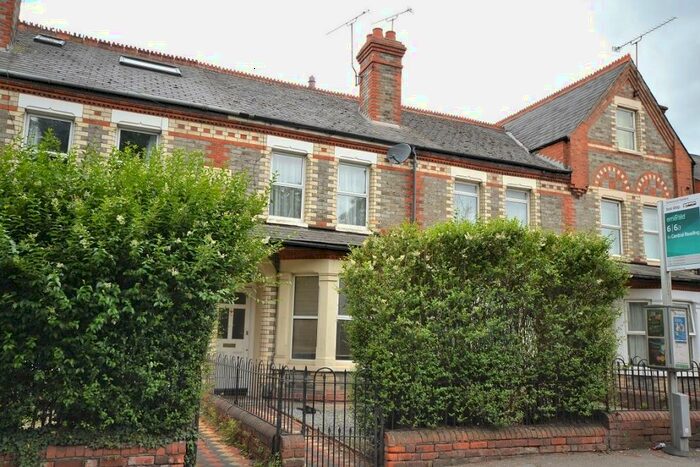 3 Bedroom Terraced House To Rent In Basingstoke Road, Reading, RG2