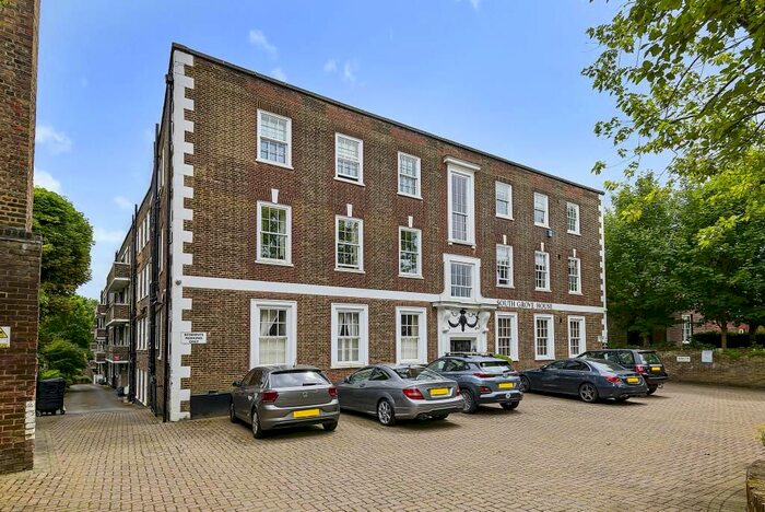 3 Bedroom Flat To Rent In South Grove House, Highgate, N6