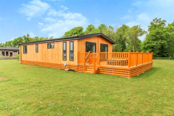 2 Bedroom Detached Bungalow For Sale In Aspen Country Park, Bury St. Edmunds, IP28