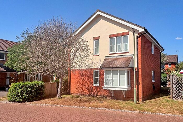 2 Bedroom Maisonette To Rent In Sullivans Reach, Walton-On-Thames, KT12